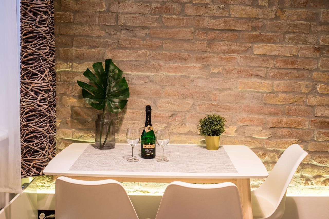 Very Stylish And Fresh Studio Home In The Center Boedapest Buitenkant foto