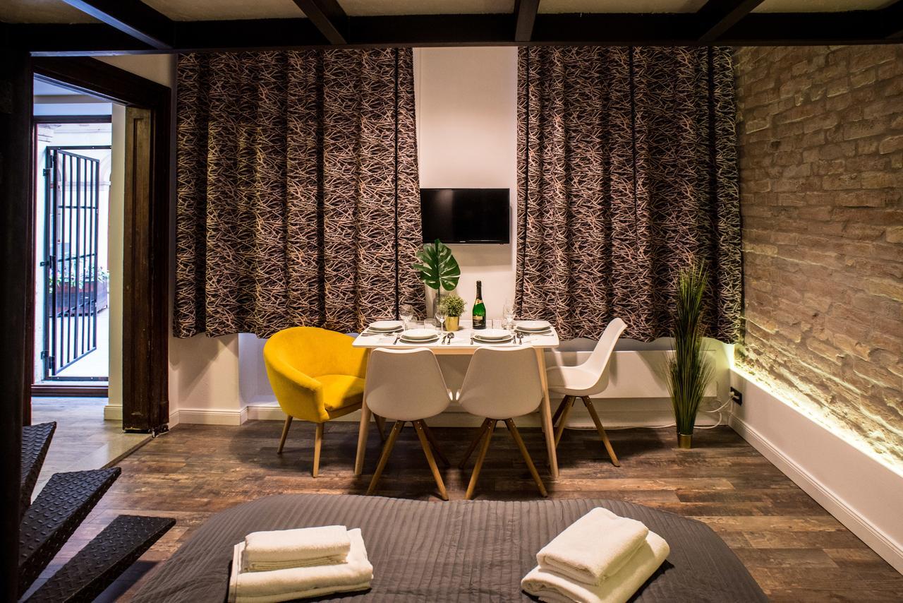 Very Stylish And Fresh Studio Home In The Center Boedapest Buitenkant foto